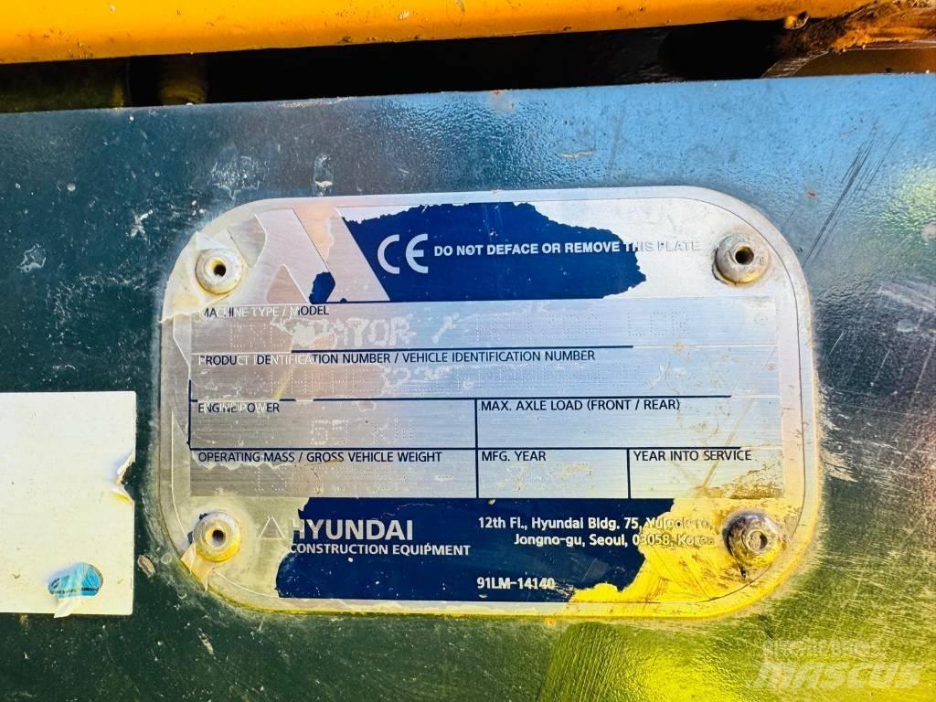 Hyundai HX130A LCR Excavatoare pe șenile
