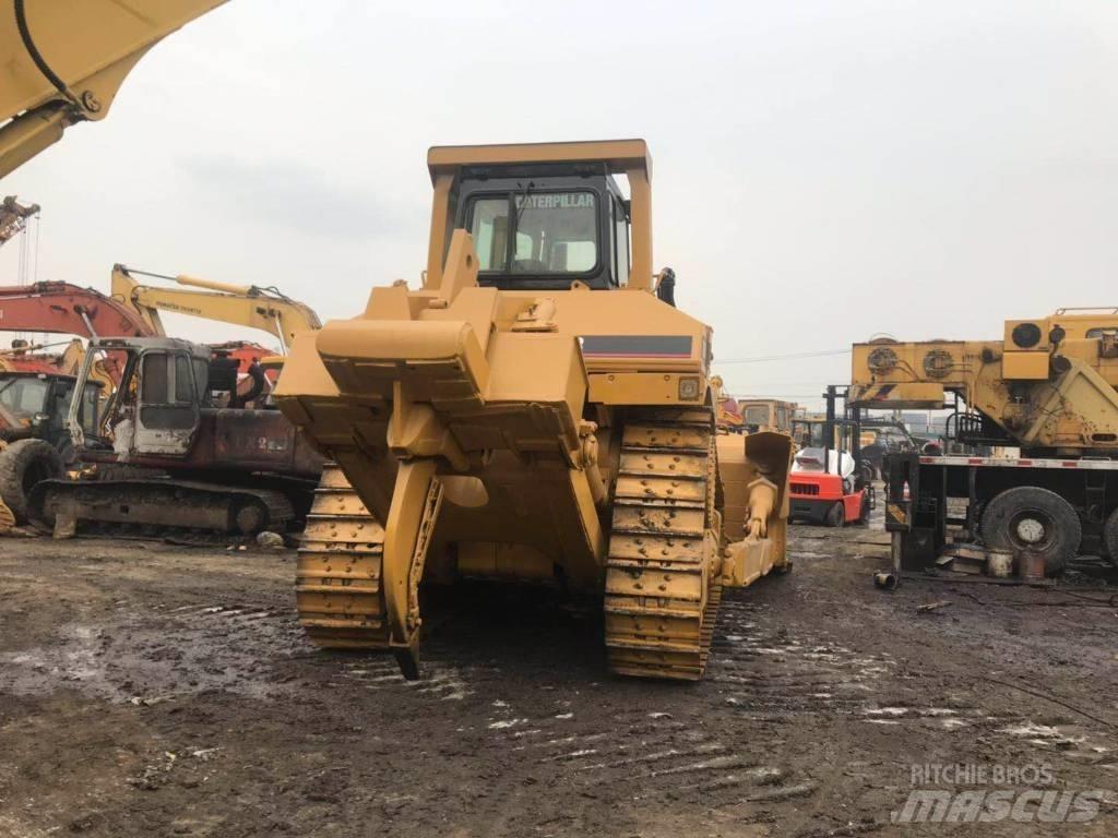 CAT D8N Buldozere pe senile