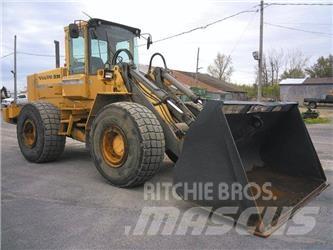 Volvo BM L120B Incarcator pe pneuri