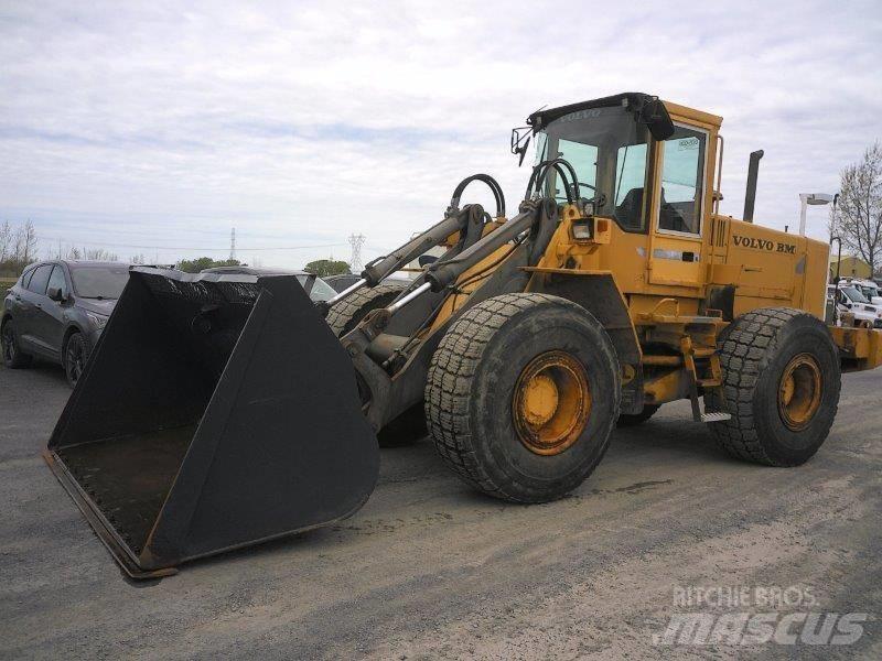 Volvo BM L120B Incarcator pe pneuri