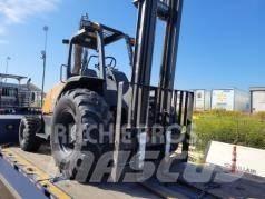 CASE 586H Masini de teren dificil