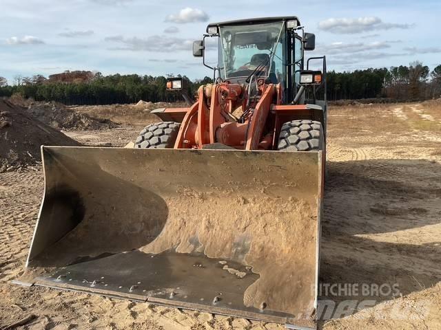 Hitachi ZW 220 Incarcator pe pneuri