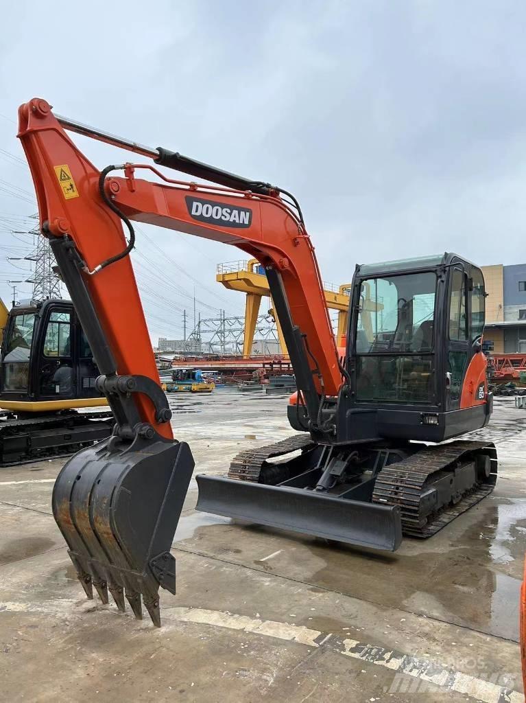 Doosan DX60-9 Mini excavatoare < 7t