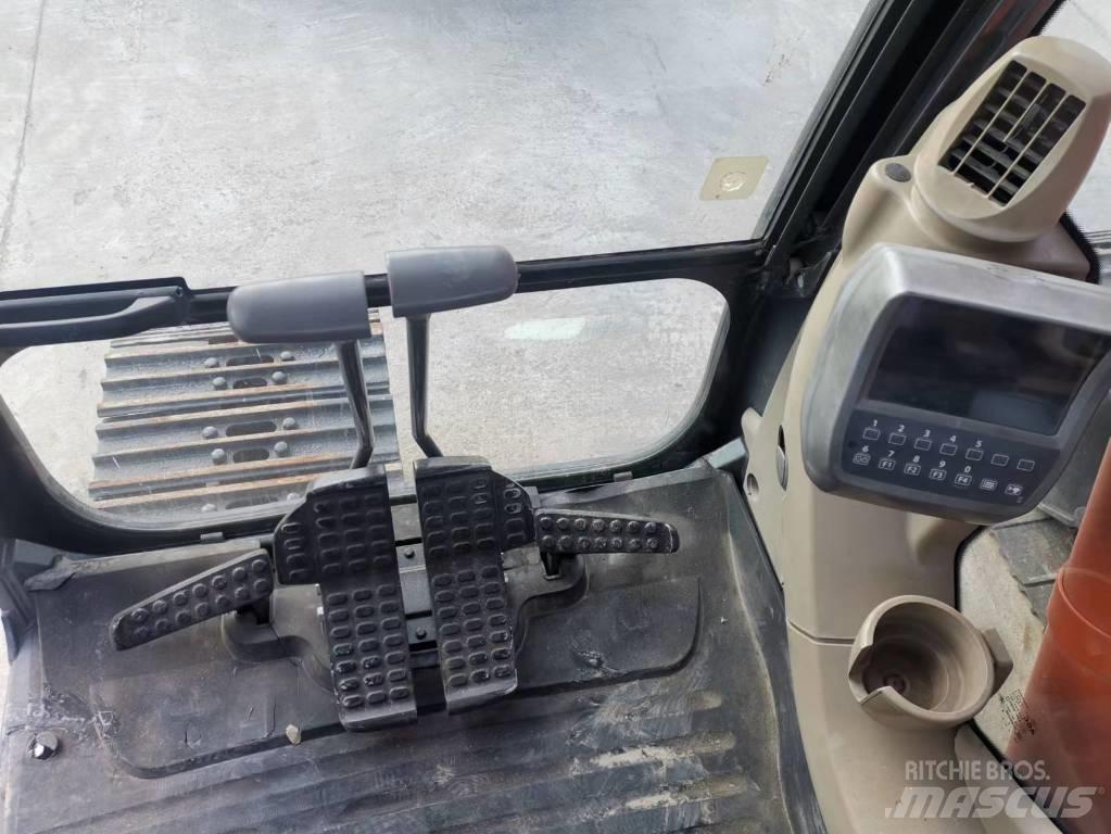 Hitachi ZX 240 Excavatoare pe șenile
