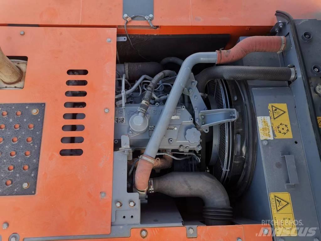 Hitachi ZX 240 Excavatoare pe șenile
