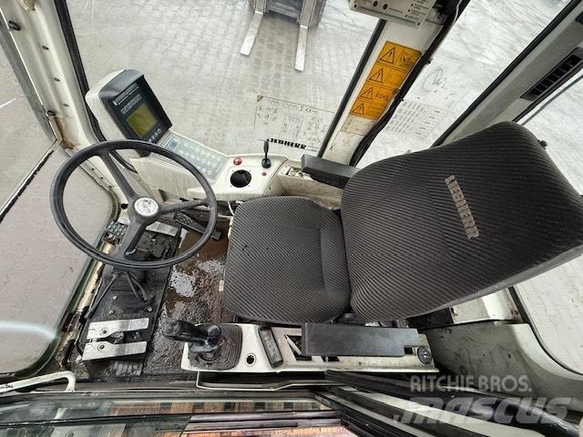 Liebherr A 924 B CAB Cabine si interior