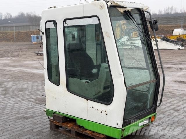 Liebherr A 924 B CAB Cabine si interior