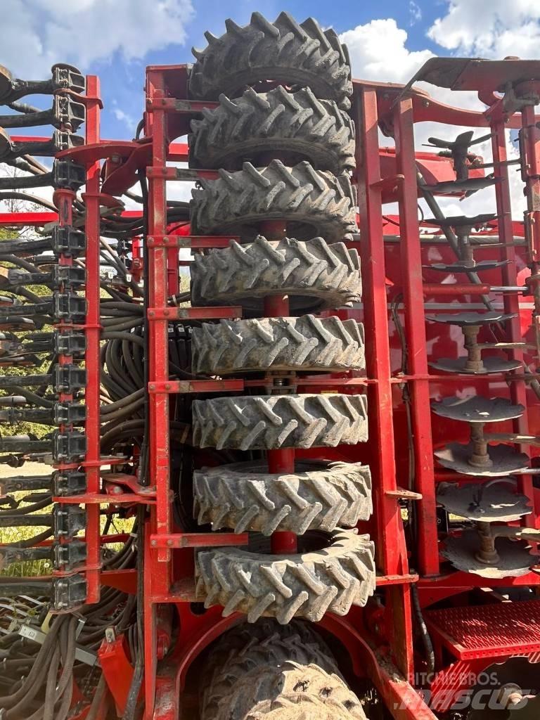 Horsch Pronto 8 DC Perforatoare