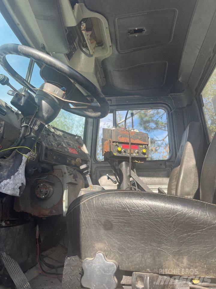 Mack dump Autobasculanta