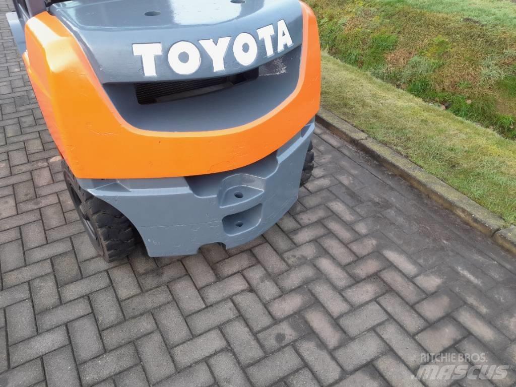 Toyota Tonero 25 Stivuitor diesel