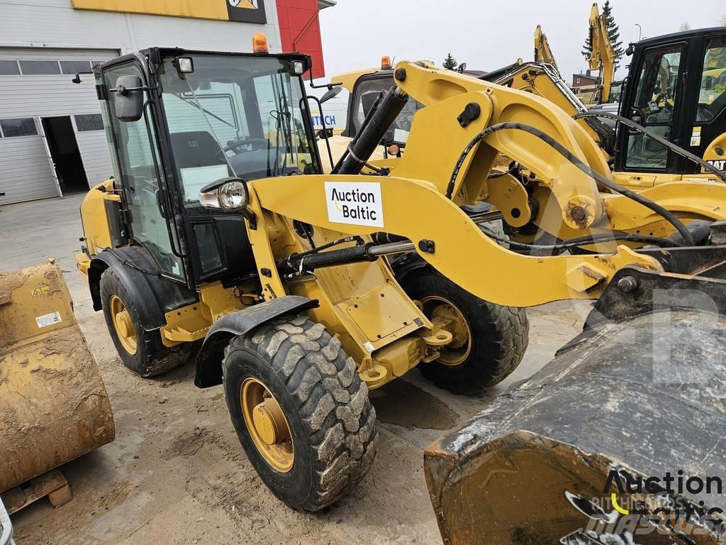CAT 906 M Incarcator pe pneuri