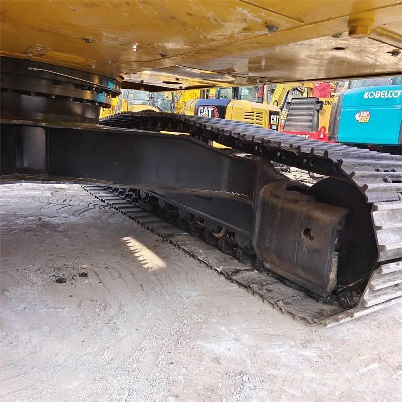 Komatsu PC 220-7 Excavatoare pe șenile
