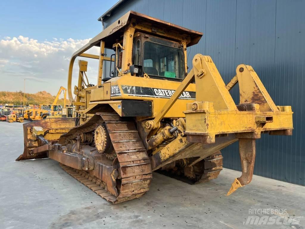 CAT D7H Buldozere pe senile