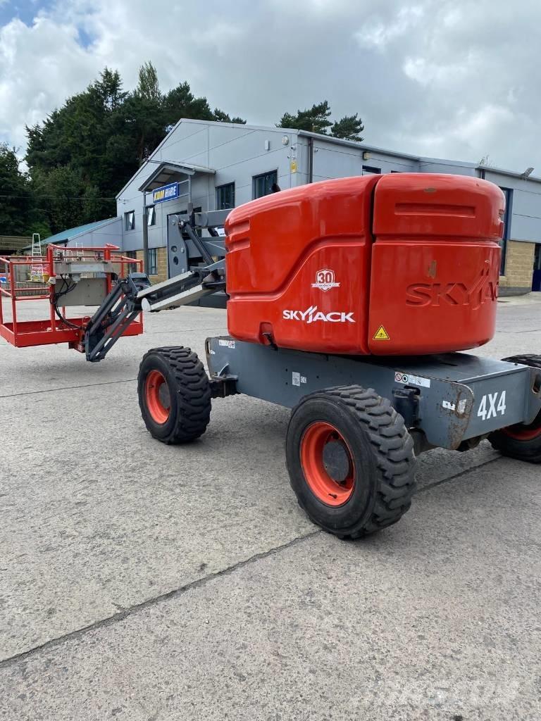 SkyJack SJ 46 AJ Nacele cu brat articulat