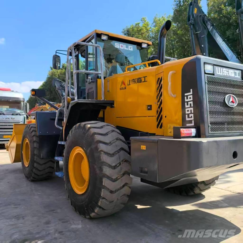 SDLG LG 956 L Incarcator pe pneuri