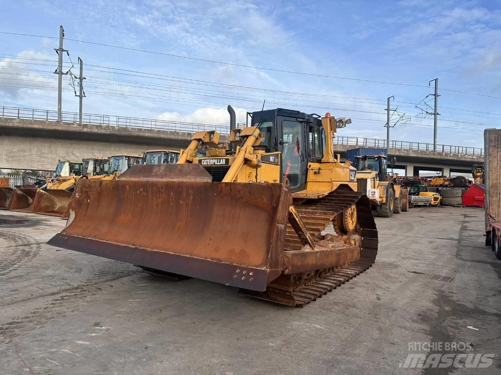 CAT D6T Buldozere pe senile