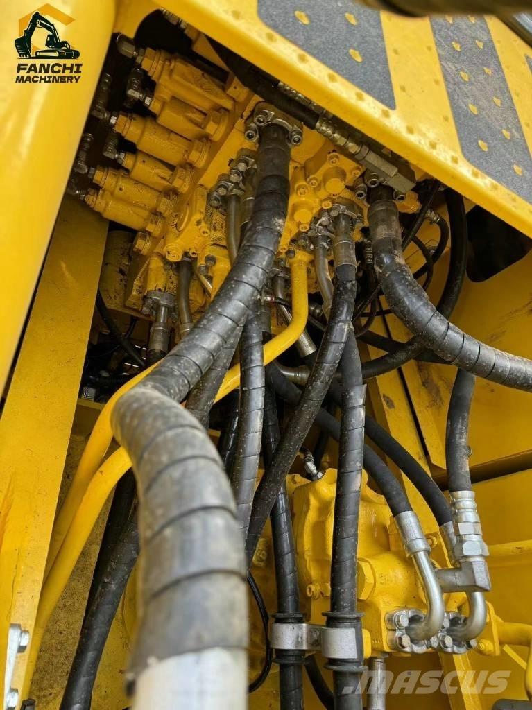 Komatsu PC 220 LC Excavatoare pe șenile
