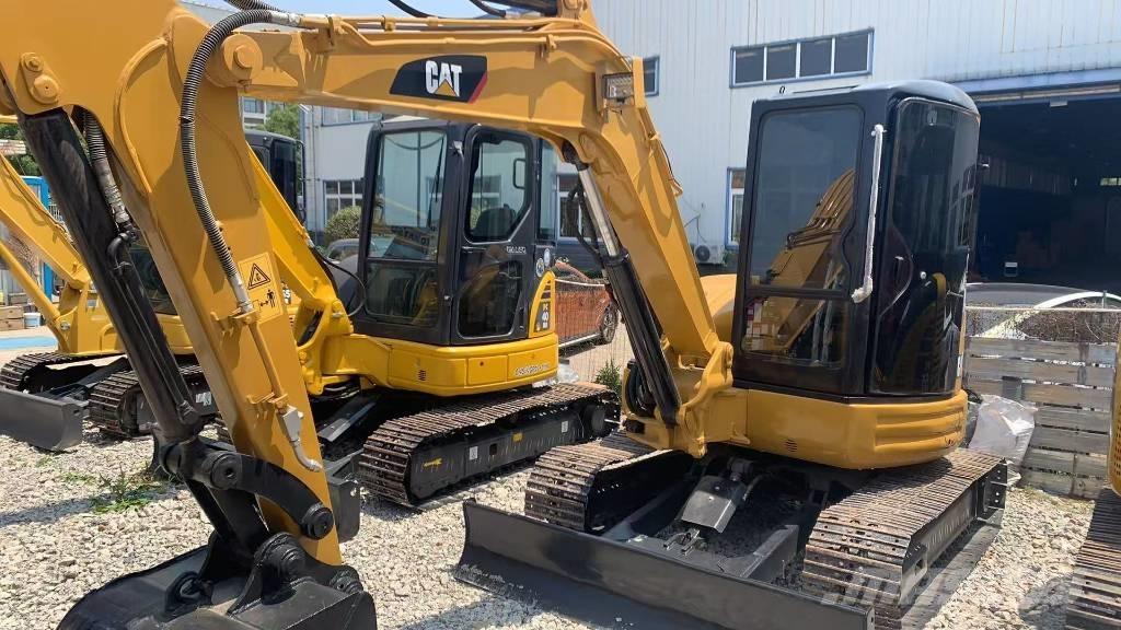 CAT 304 Excavatoare pe șenile
