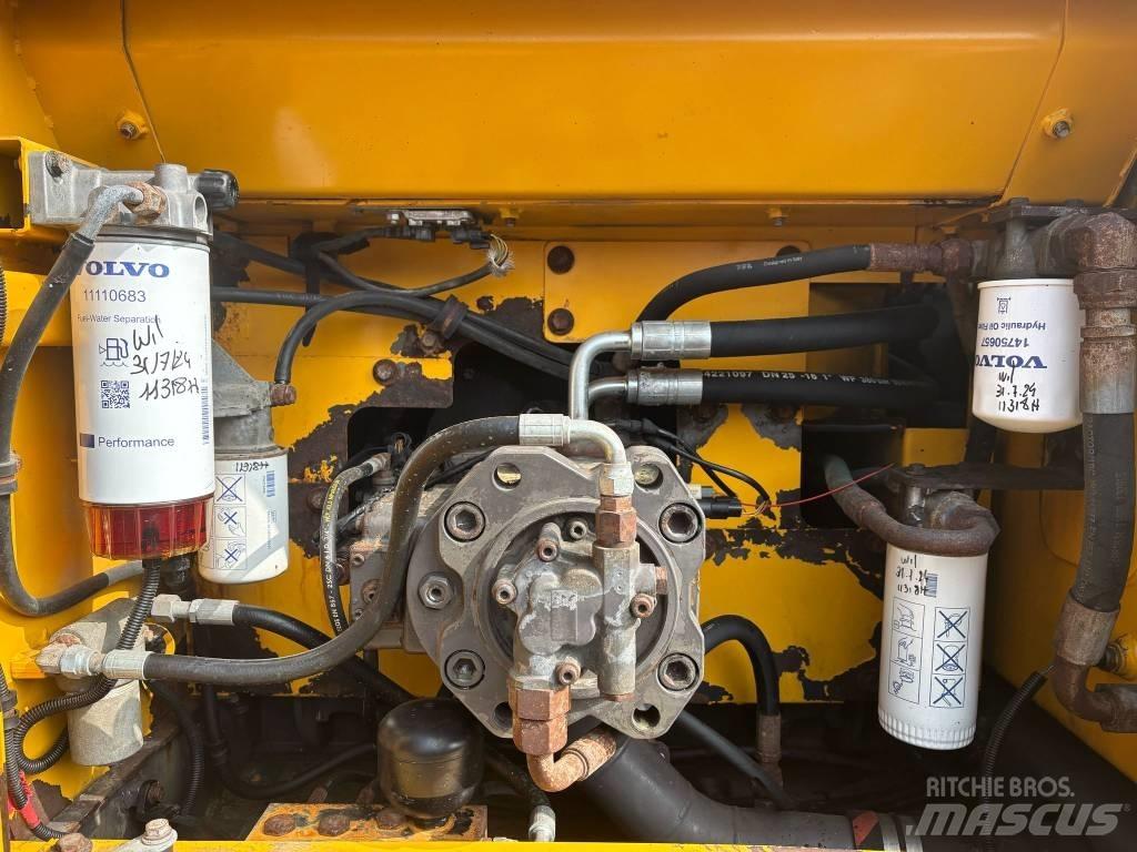 Volvo EC 220 DL Excavatoare pe șenile
