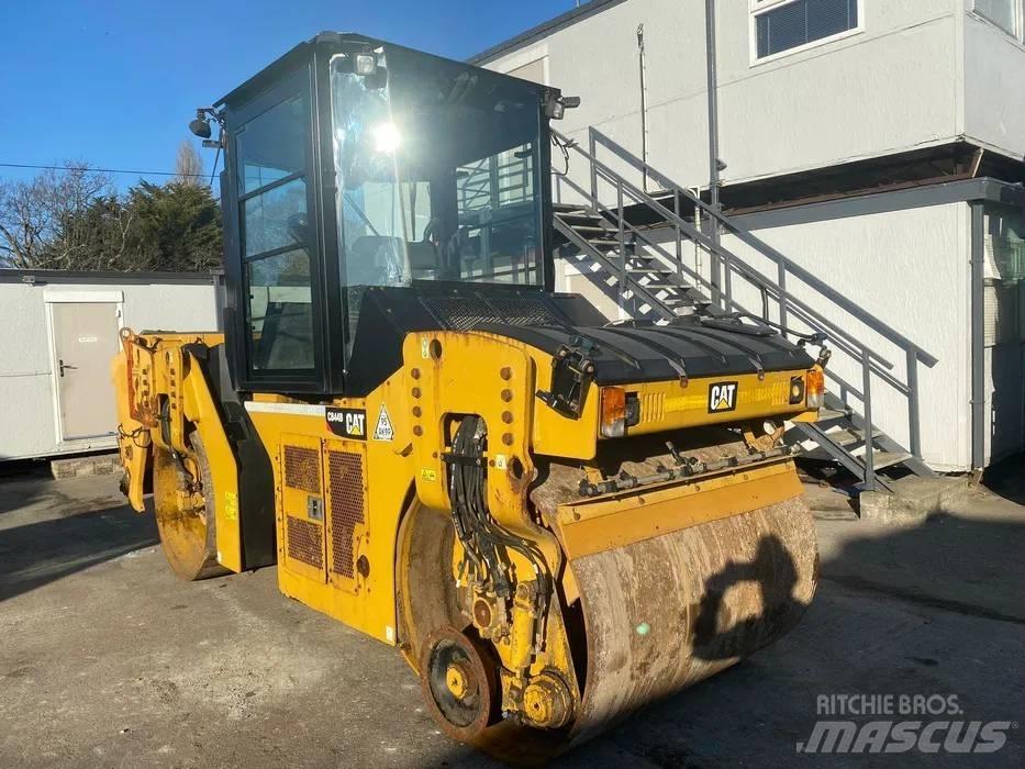 CAT CB 44 B Cilindri compactori dubli