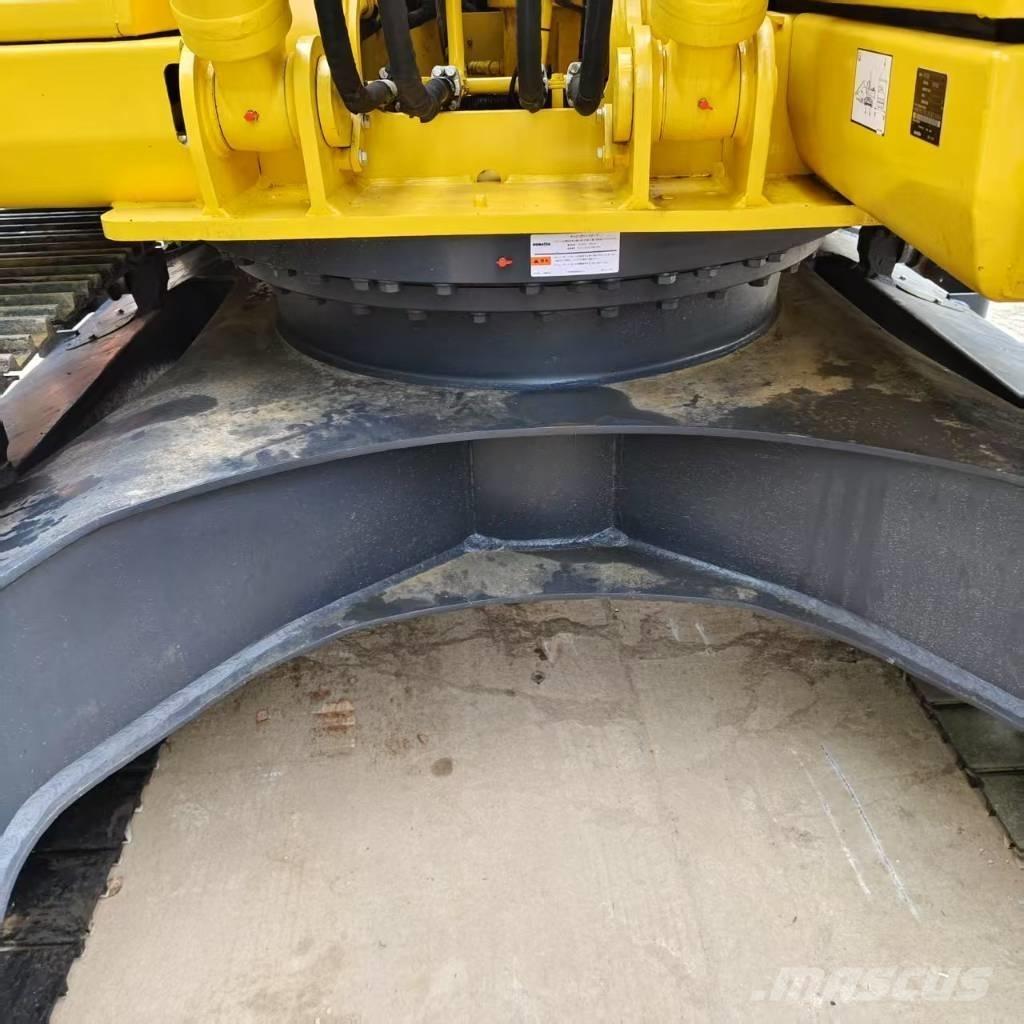 Komatsu PC 200-8 Excavatoare pe șenile
