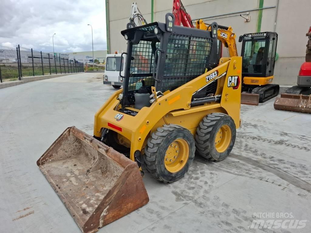 CAT 216 B 3 Mini incarcator