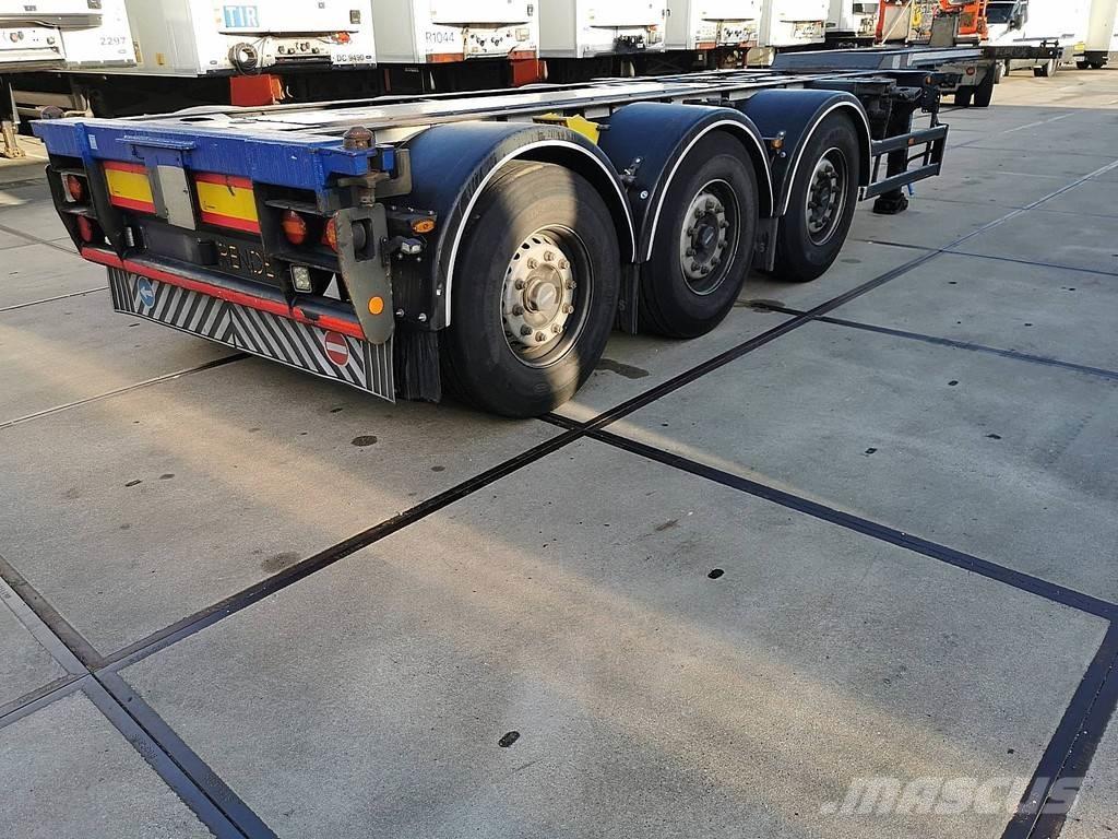 Renders 3DFCST Camion cu semi-remorca cu incarcator
