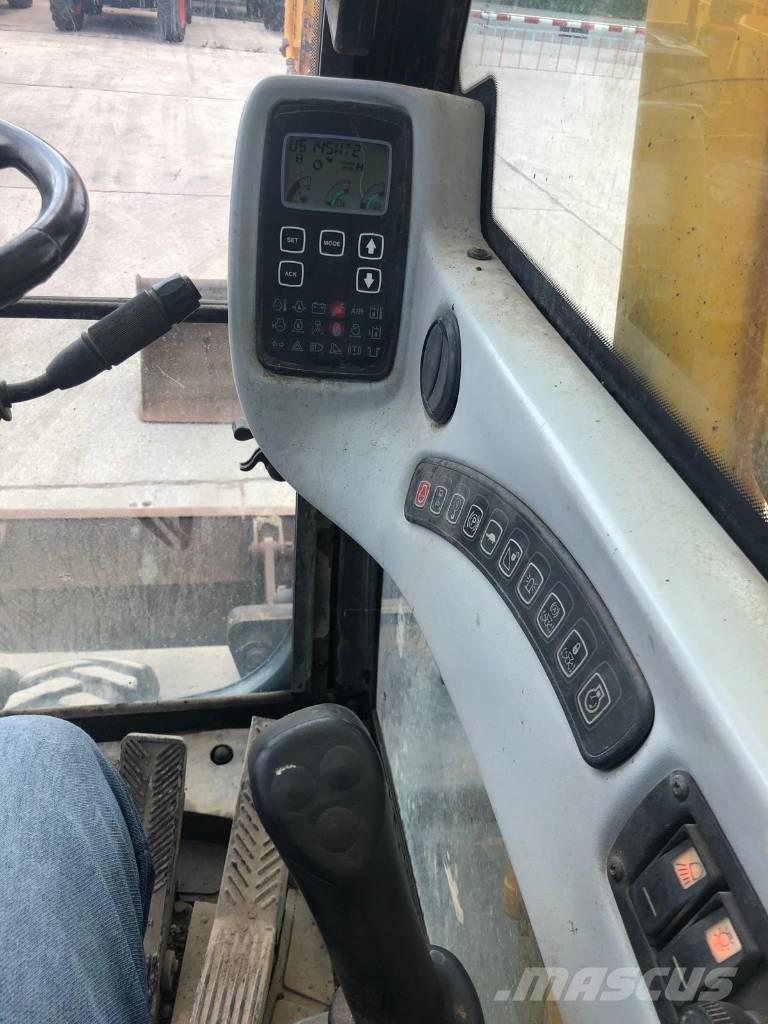 JCB JS145W Excavatoare cu roti