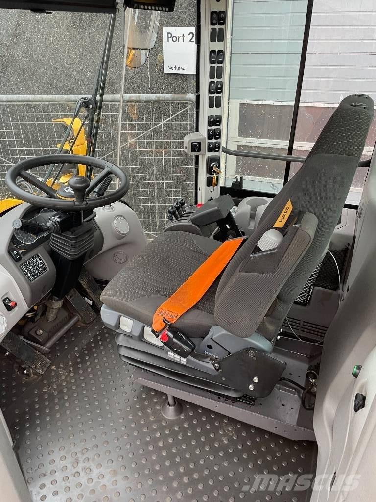 Volvo L90H Incarcator pe pneuri