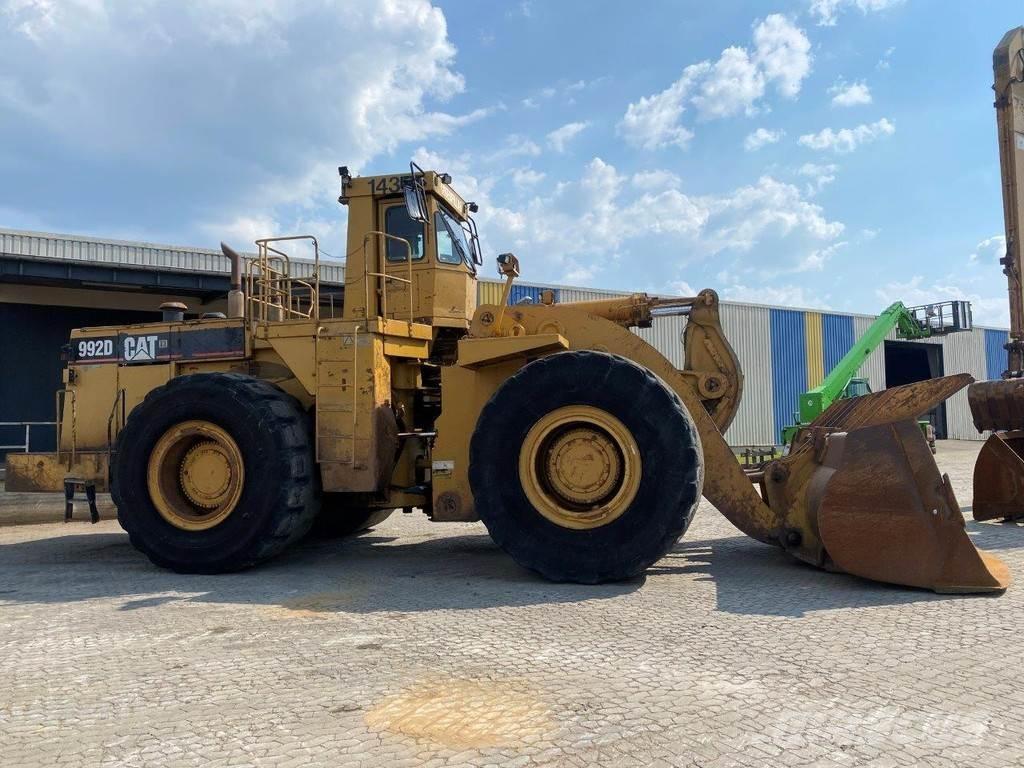 CAT 992 D NVT Incarcator pe pneuri