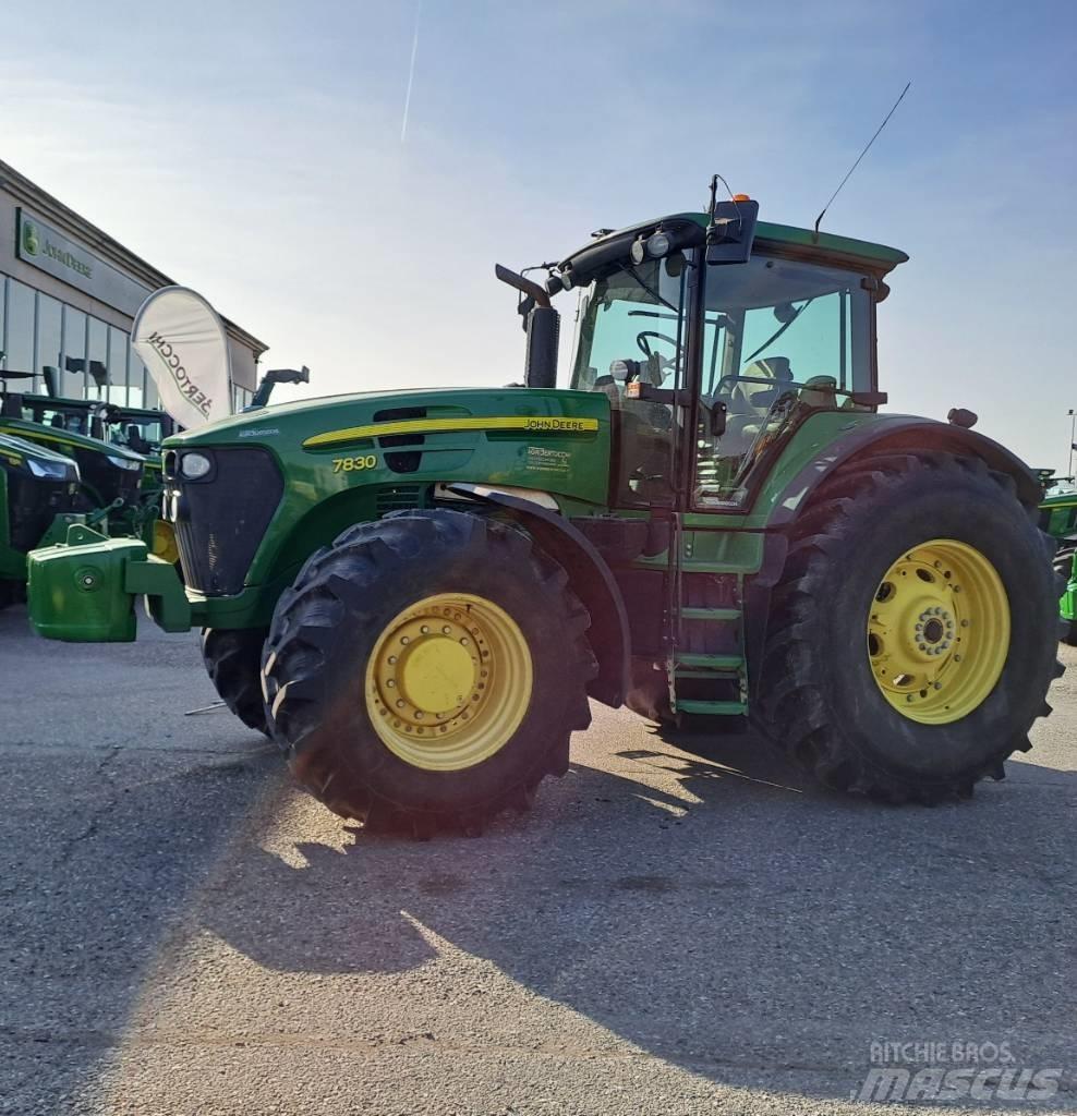 John Deere 7830 Tractoare