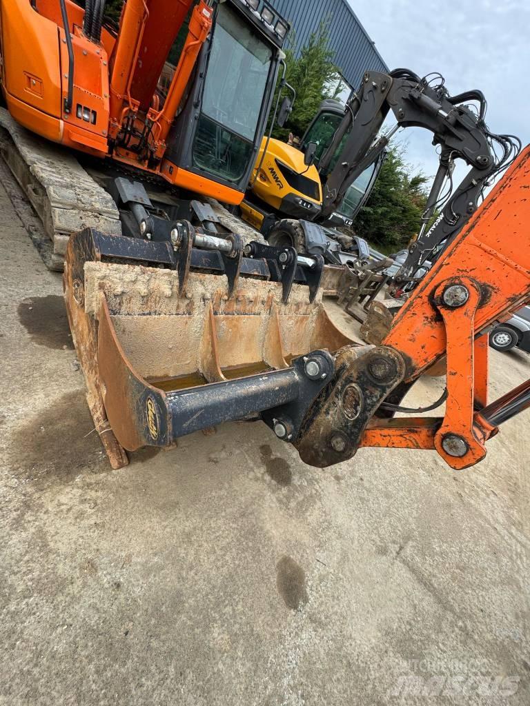 Doosan DX140 LC Excavatoare pe șenile
