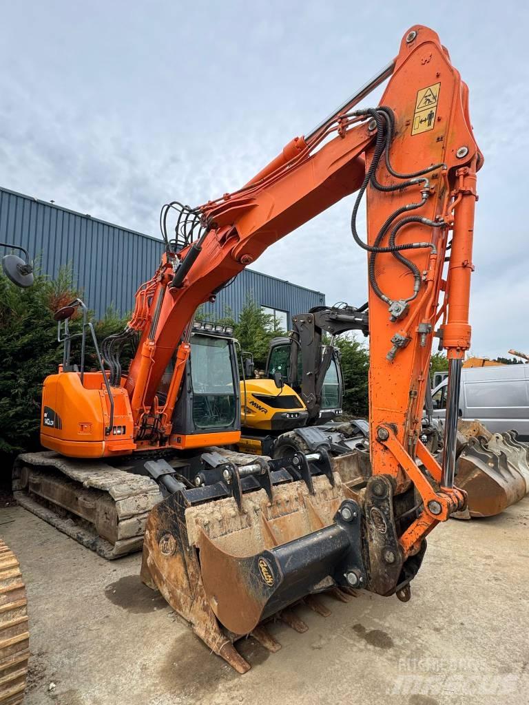 Doosan DX140 LC Excavatoare pe șenile
