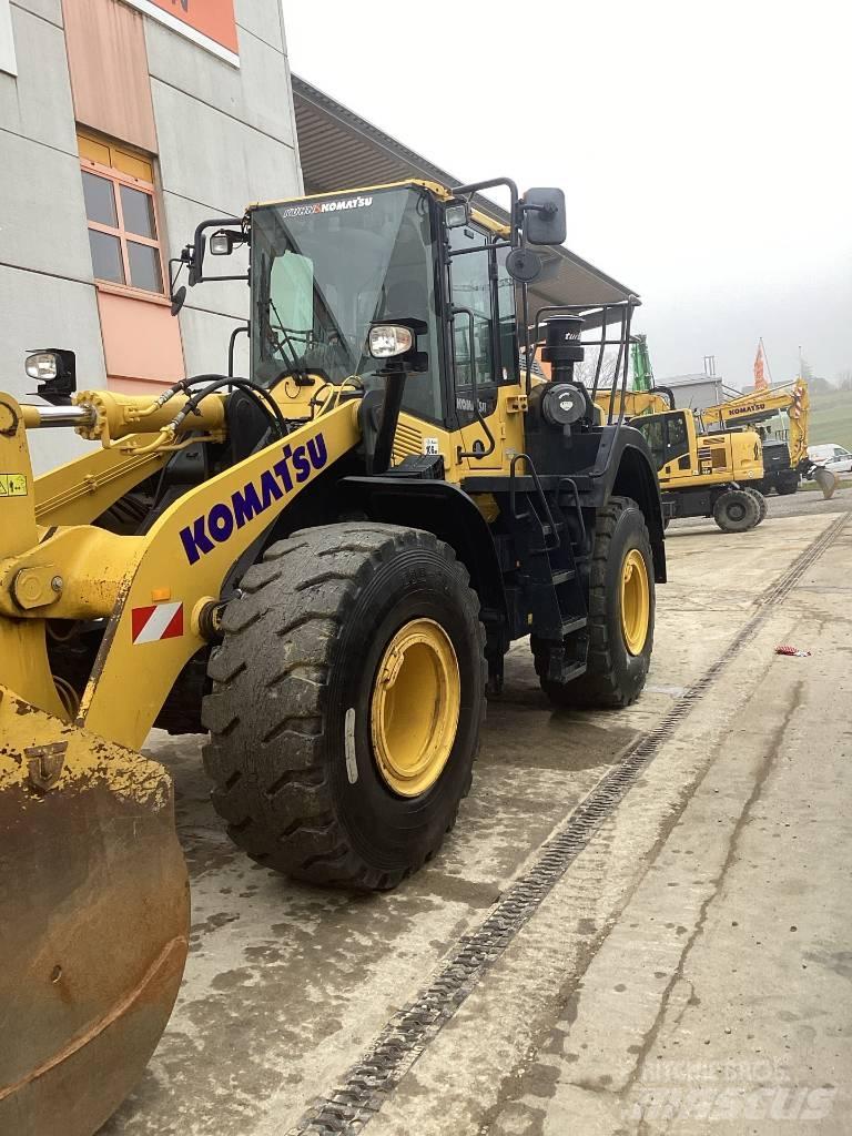 Komatsu WA380-8E0 Incarcator pe pneuri