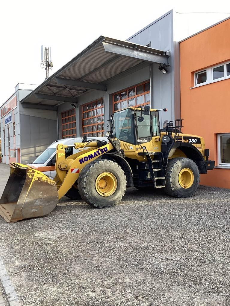 Komatsu WA380-8E0 Incarcator pe pneuri