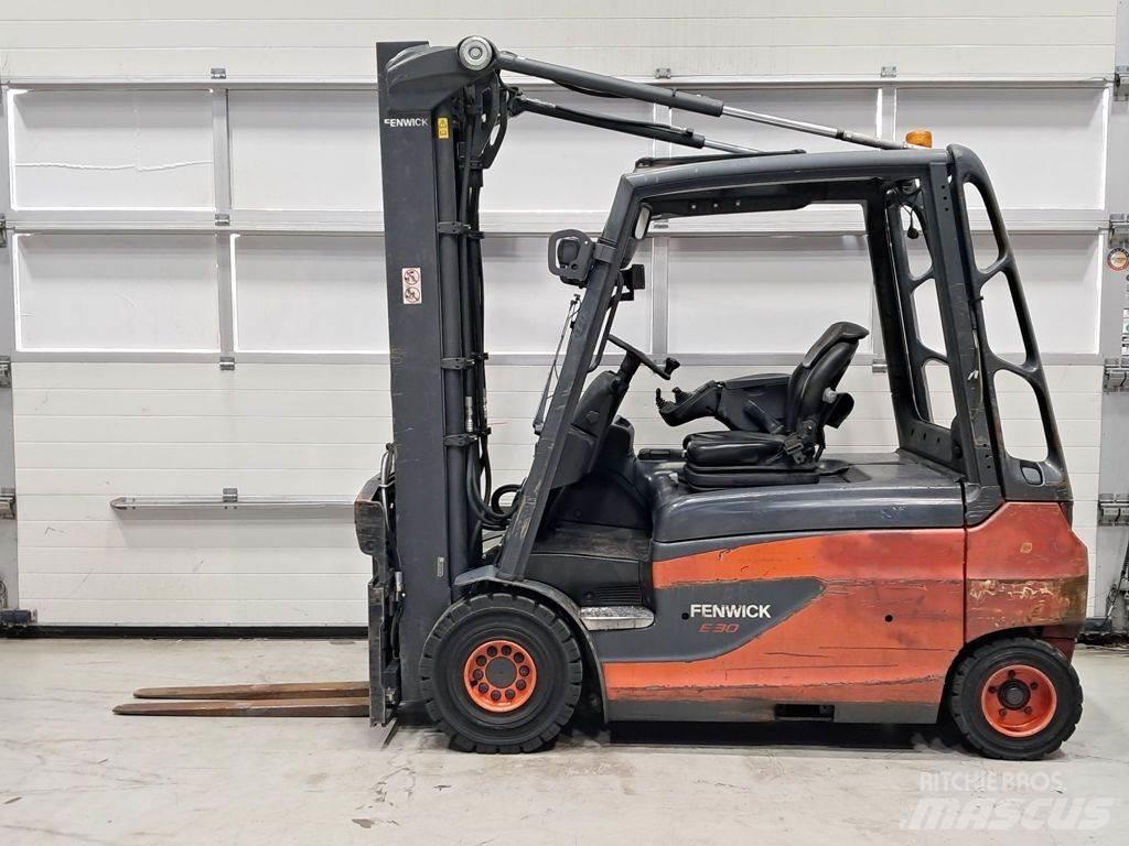 Linde E30L-01 Stivuitor electric
