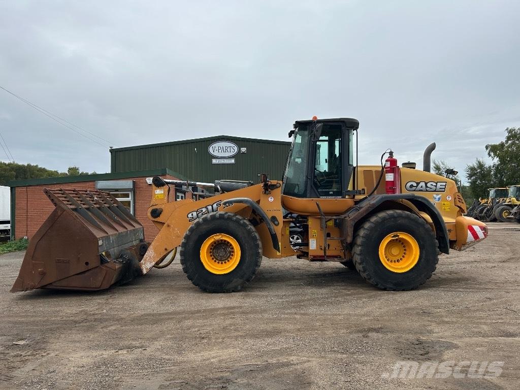 CASE 921F XR Incarcator pe pneuri
