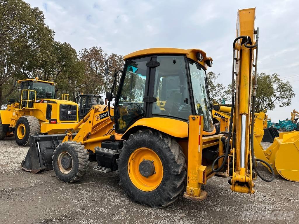 JCB 3 CX Buldoexcavatoare