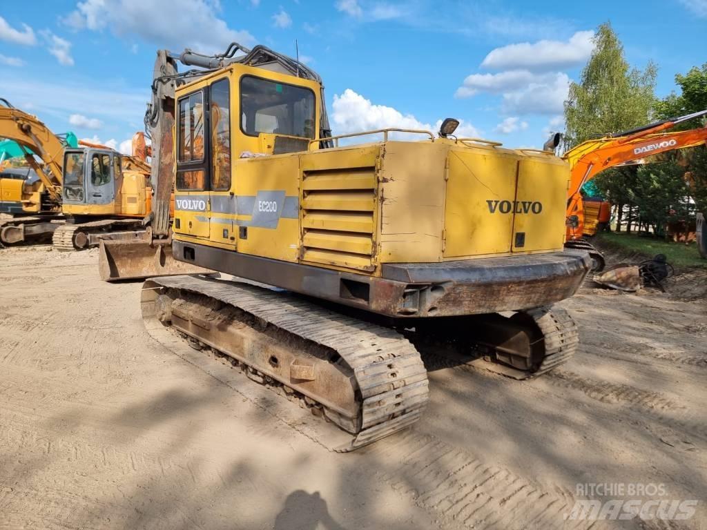 Volvo EC 200 Excavatoare pe șenile
