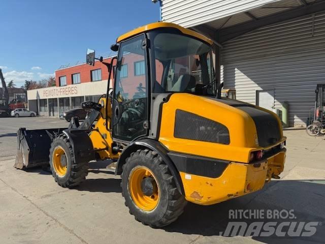 JCB 406 Incarcator pe pneuri
