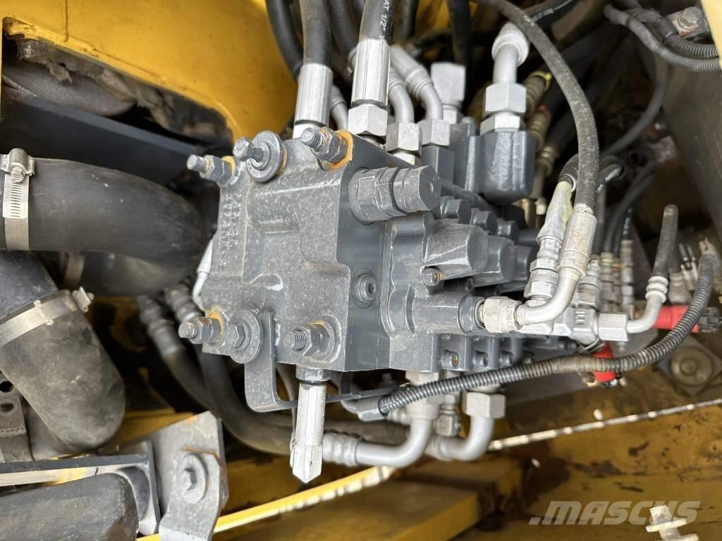 Komatsu PC78US Excavatoare 7t - 12t