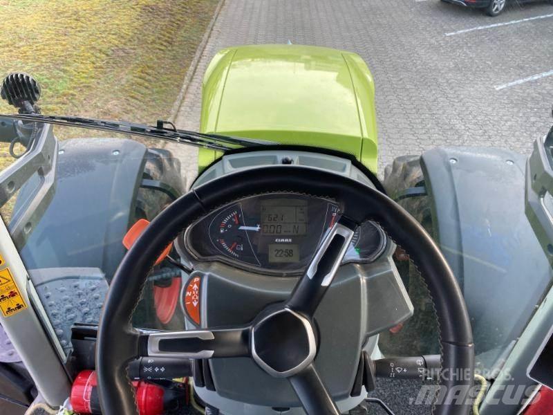 CLAAS AXION 830 Tractoare