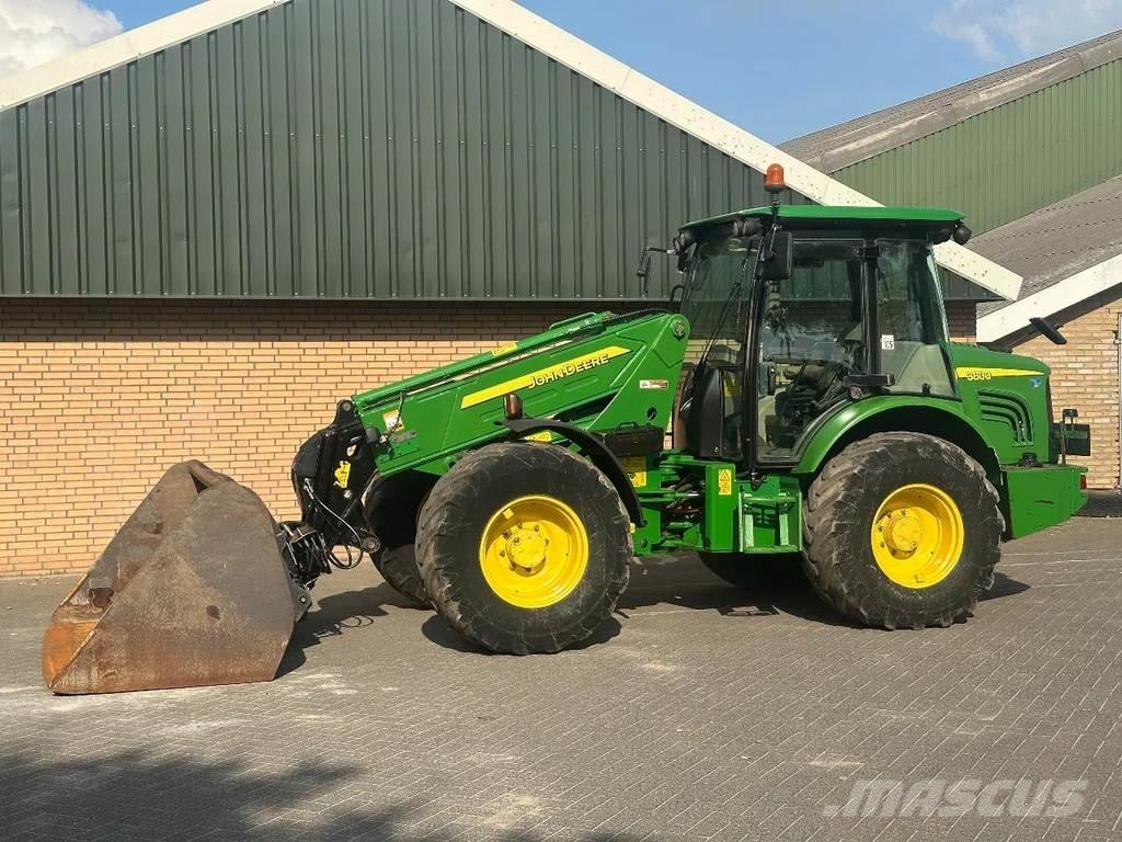John Deere 3800 Incarcator pe pneuri