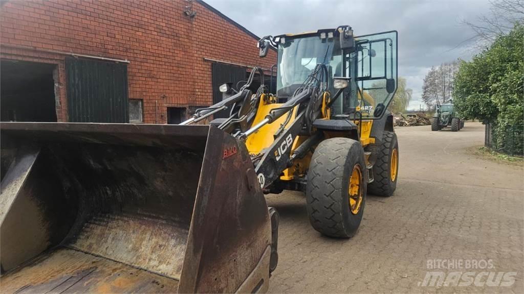 JCB 427 agri Incarcator pe pneuri