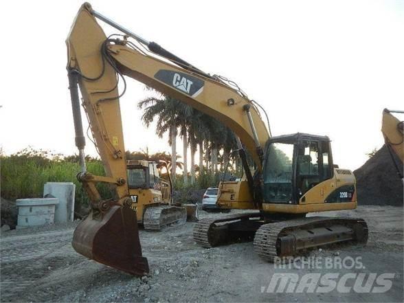 CAT 320D Excavatoare pe șenile
