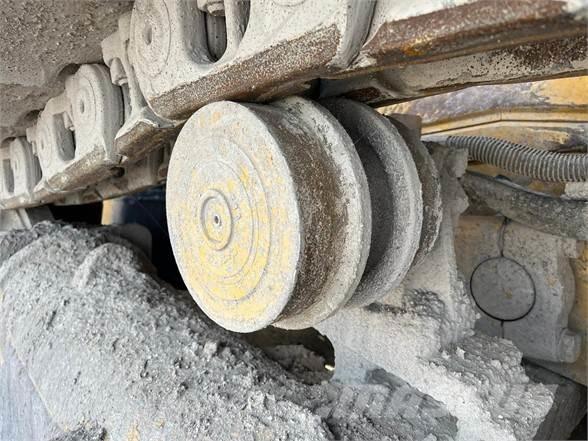 CAT D6T XW Buldozere pe senile