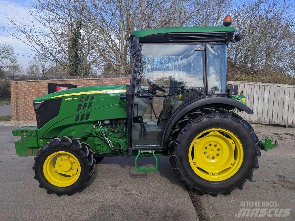 John Deere 5075GN Tractoare