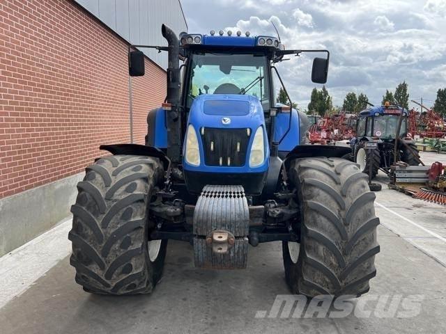 New Holland TVT190 Tractoare