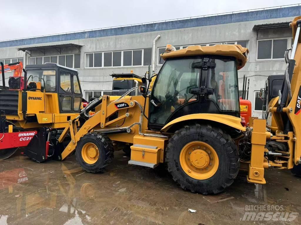 CAT 420 F Buldoexcavatoare
