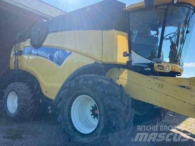 New Holland CX 8060 Combine de secerat